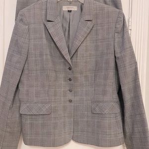 Tahari (Glen Plaid) Black/Grey 2-Piece Business Suit